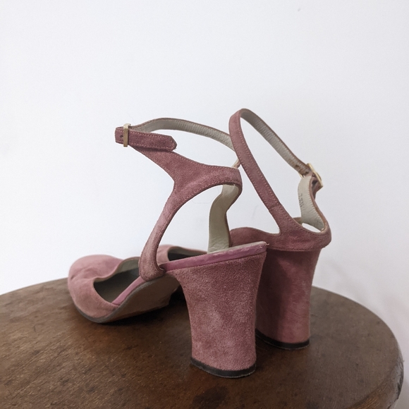 vtg 1960s dainty pink suede ankle strap heels - Picture 5 of 7